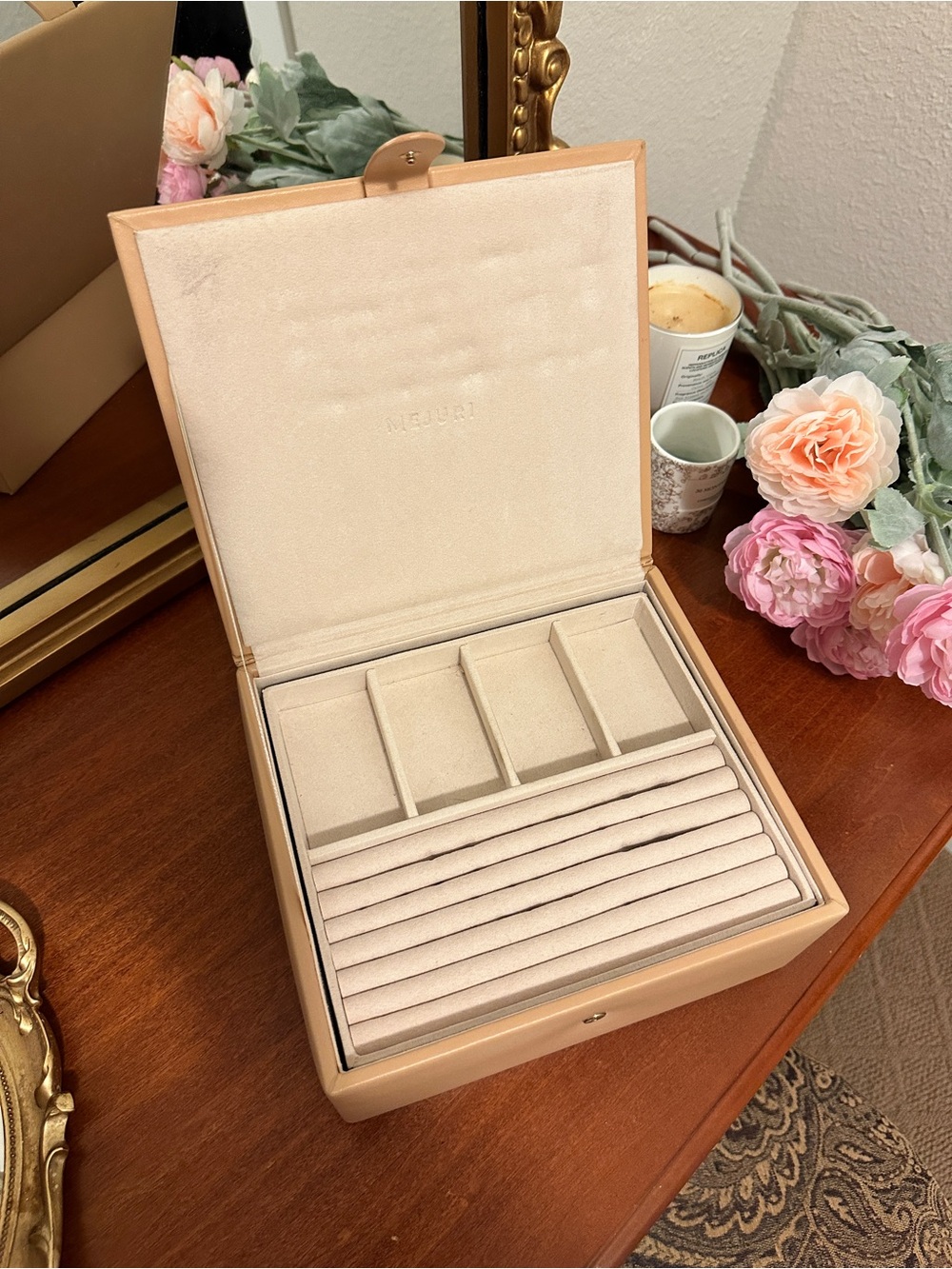 Mejuri Jewelry Box